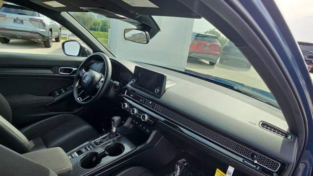 Used 2025 Honda Civic Sport image 28