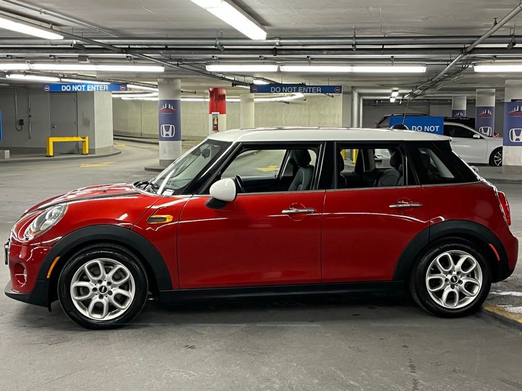 Used 2016 MINI Cooper 4-Door Hardtop image 28