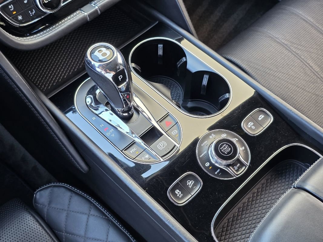 Used 2017 Bentley Bentayga image 17