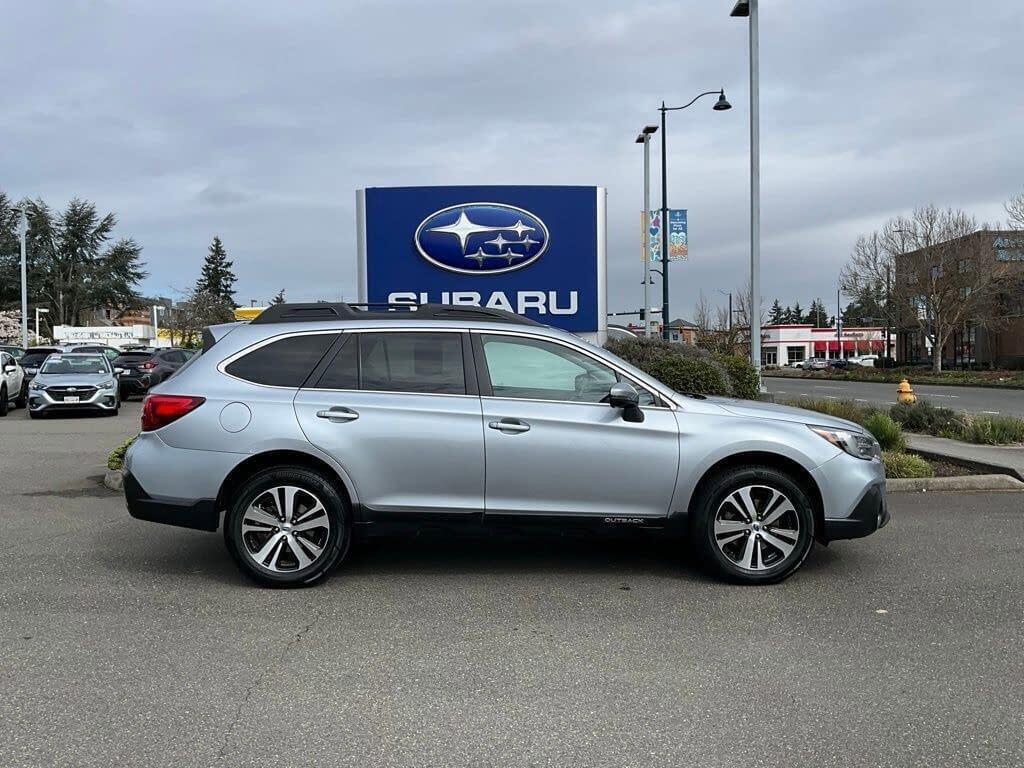 Used 2018 Subaru Outback 2.5i Limited image 9