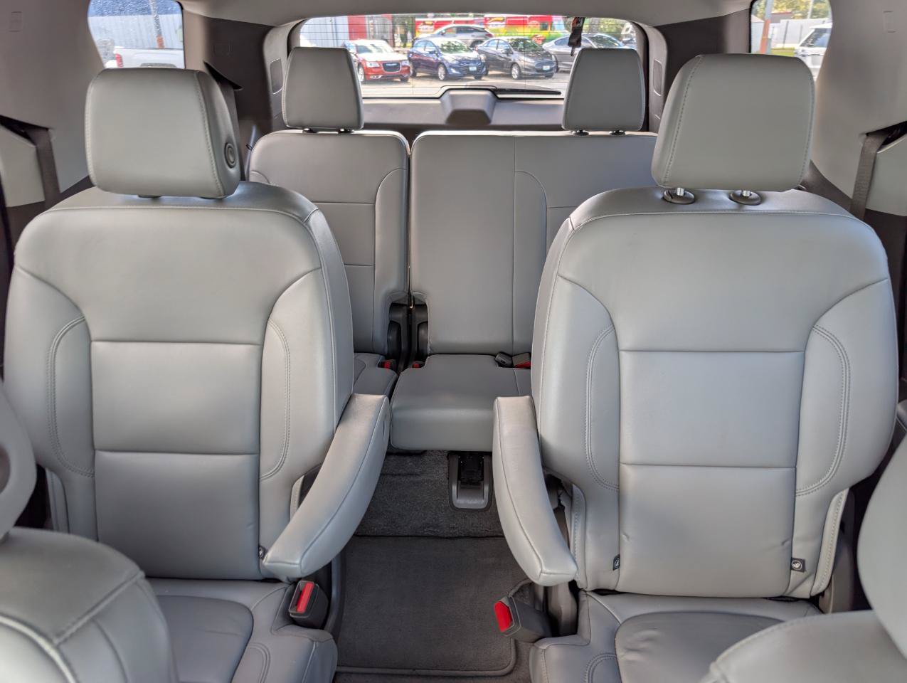 Used 2018 Chevrolet Traverse LT FWD image 33