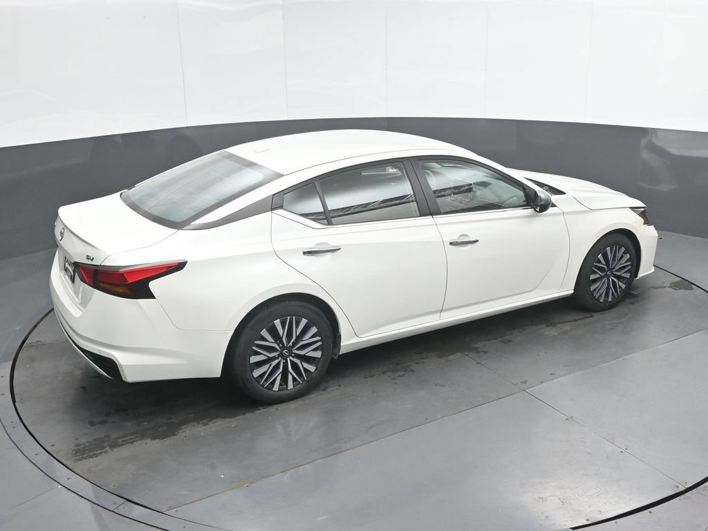 Used 2024 Nissan Altima 2.5 SV FWD image 30