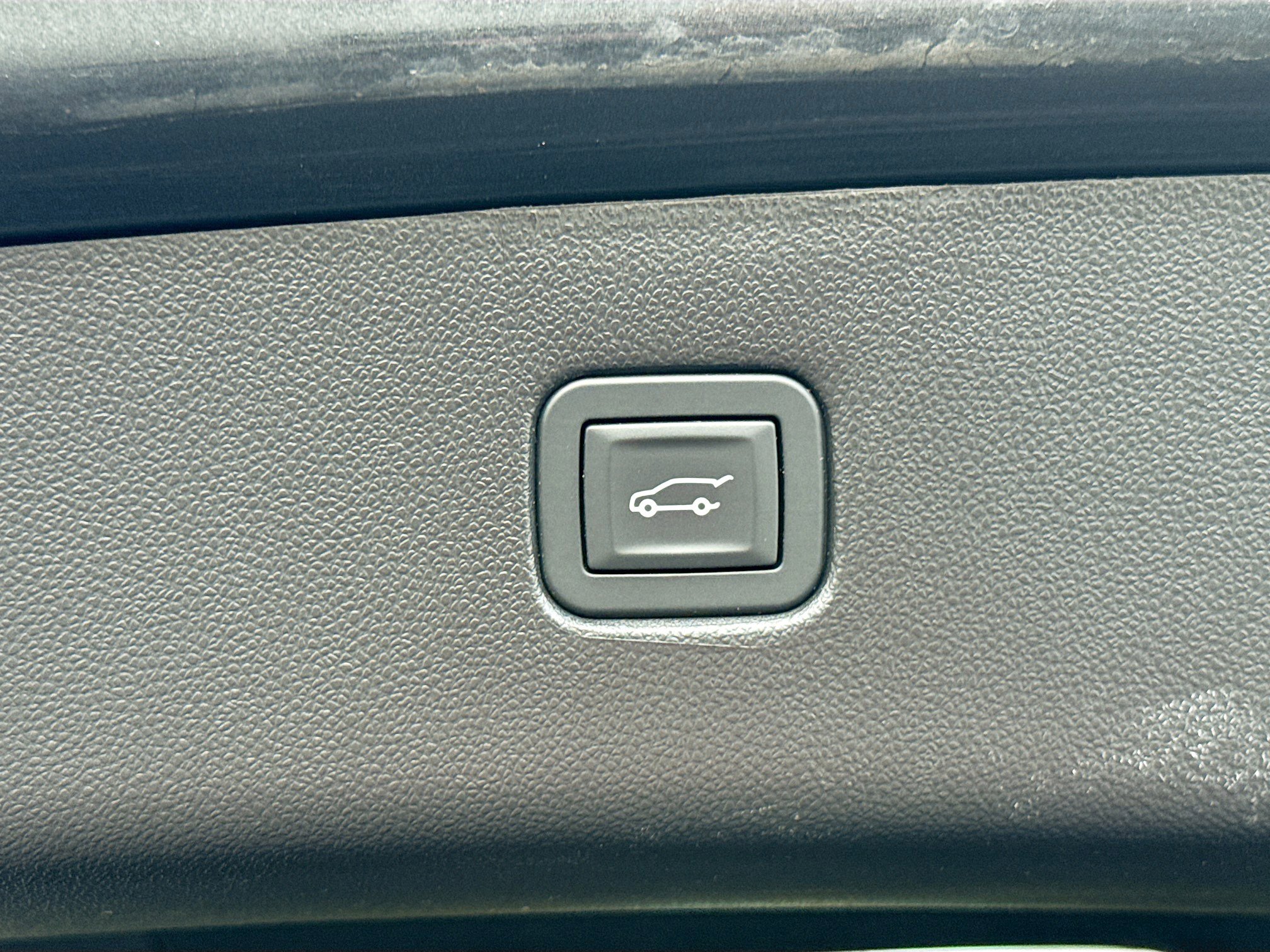 Used 2020 Chevrolet Blazer LT w/ Sound & Technology Package FWD image 13