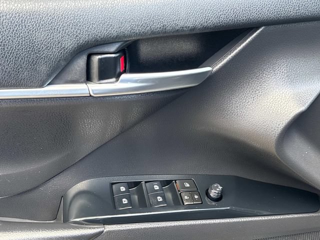 Used 2020 Toyota Camry SE FWD image 25