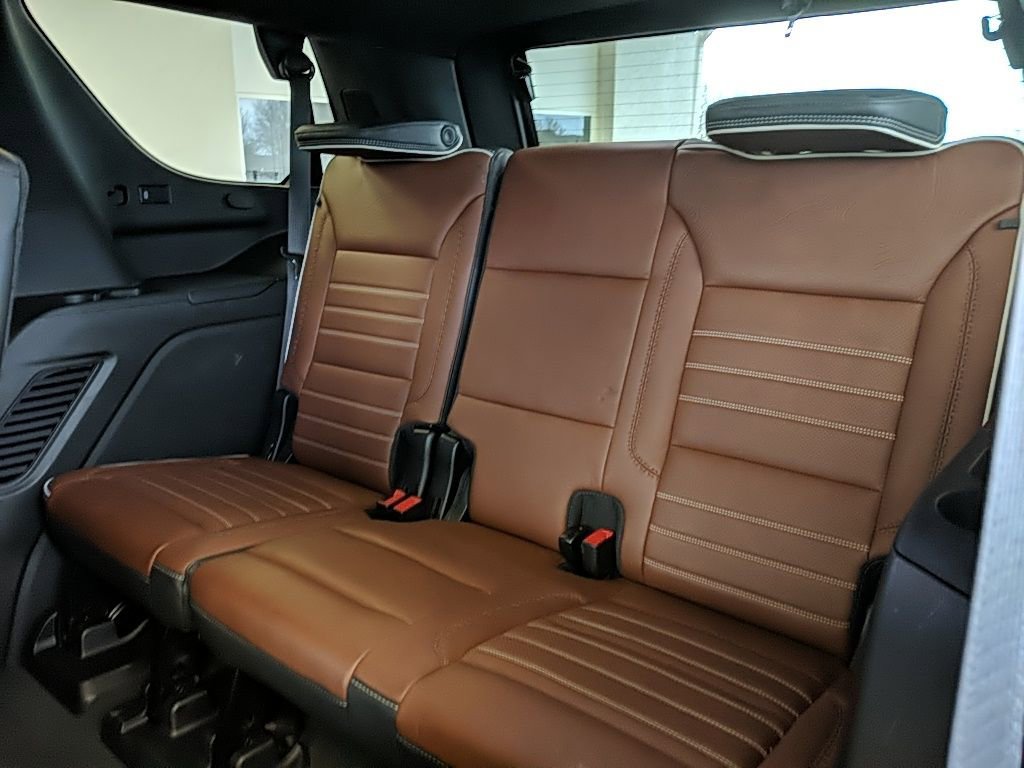 Used 2023 GMC Yukon Denali Ultimate image 16