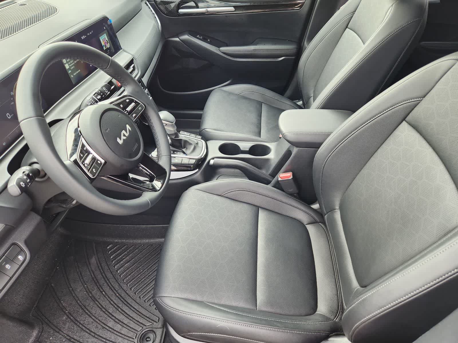 Certified 2025 Kia Seltos EX w/ EX Sunroof Package FWD image 11