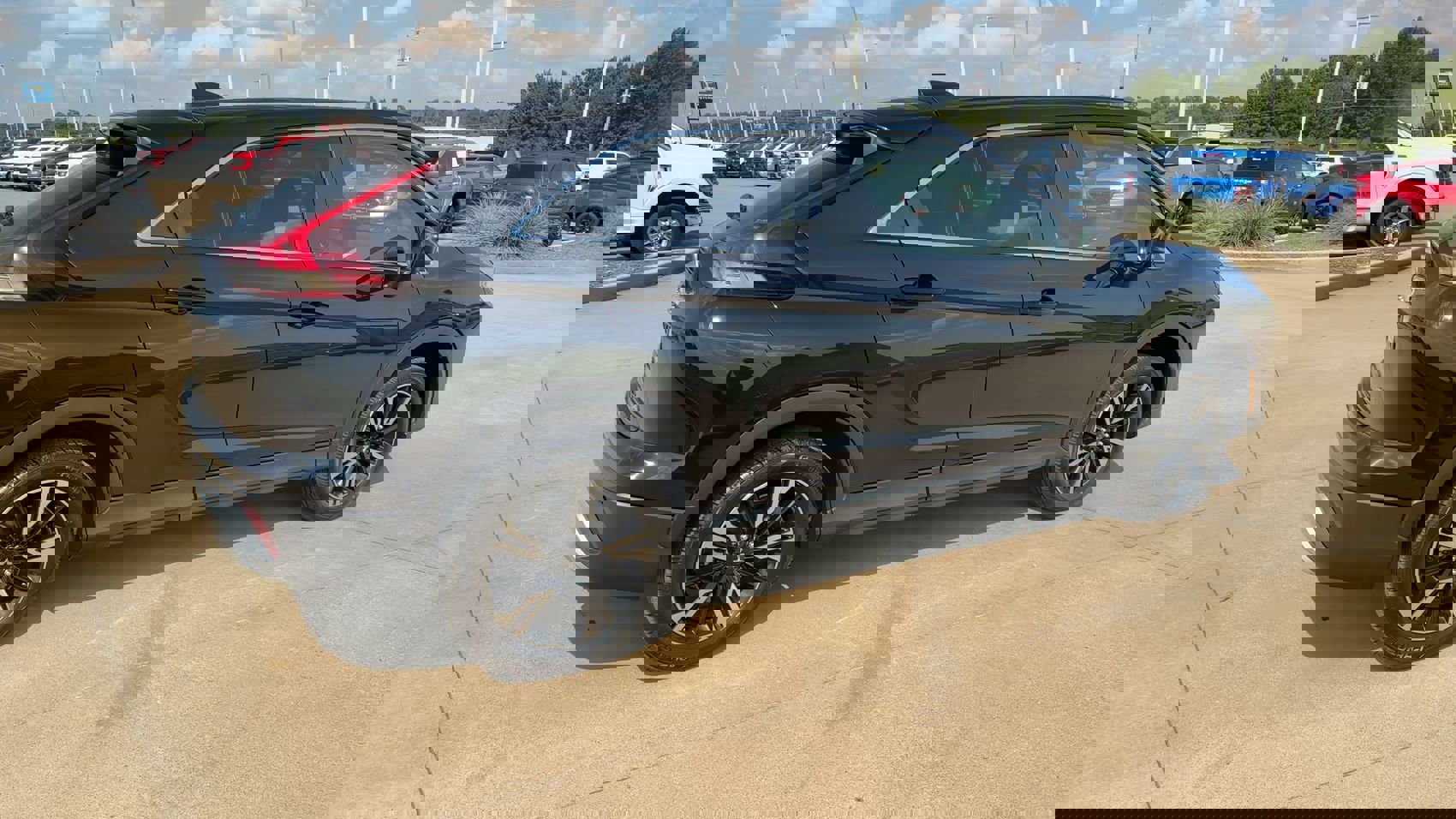 Used 2024 Mitsubishi Eclipse Cross SE image 9