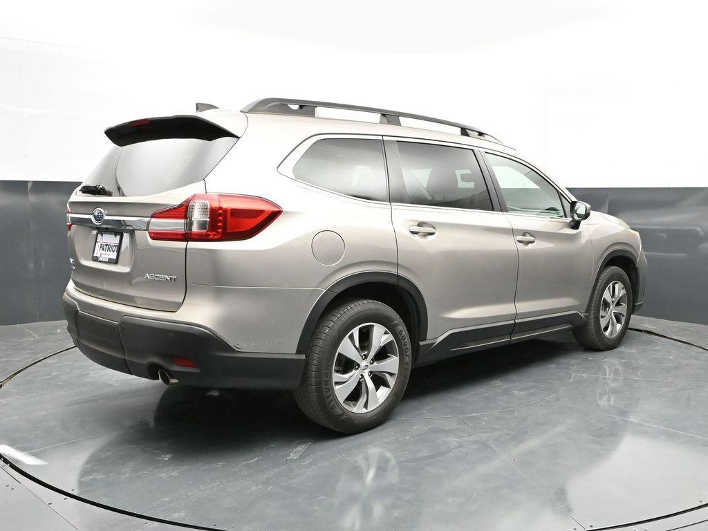 Used 2019 Subaru Ascent Premium image 3