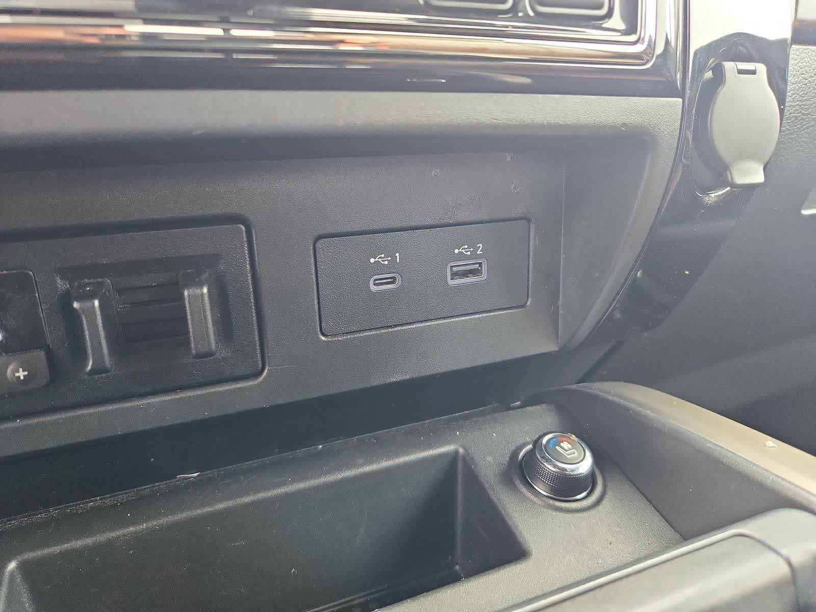 Used 2021 Nissan Titan Platinum Reserve AWD/4WD image 30