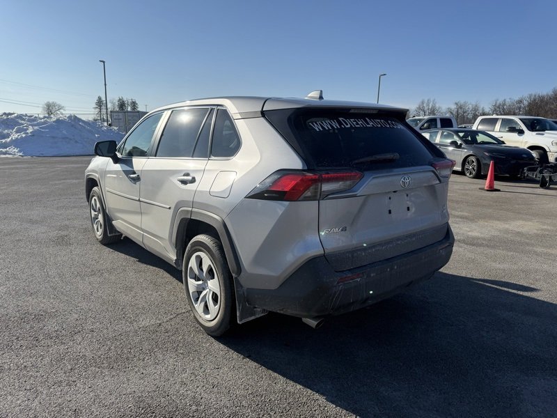 Used 2024 Toyota RAV4 LE image 8