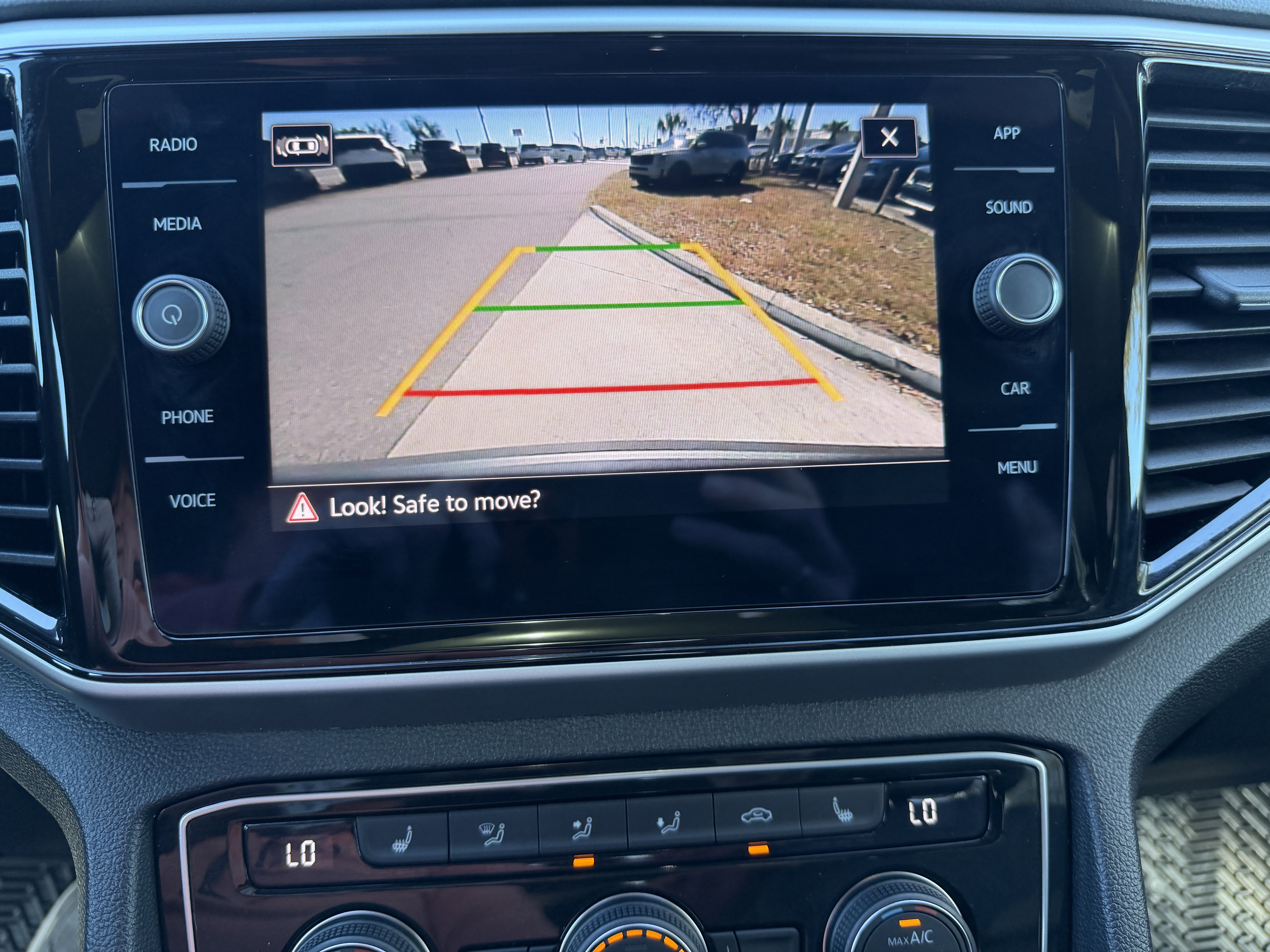 Used 2023 Volkswagen Atlas Cross Sport SE w/ Panoramic Sunroof Package image 24