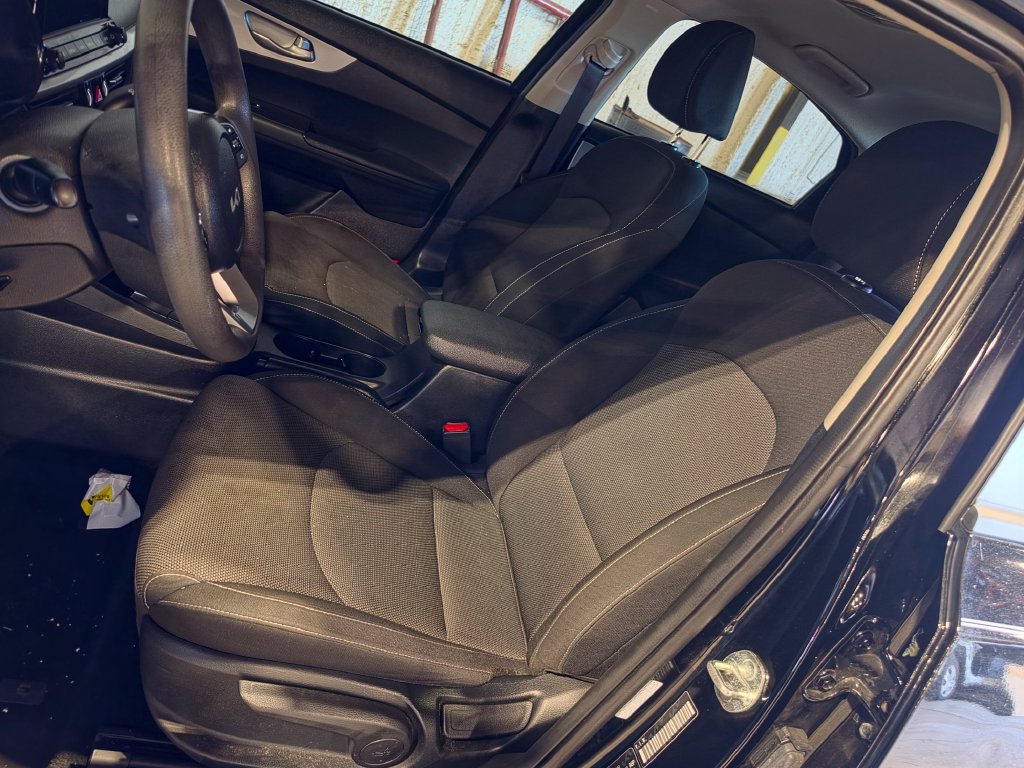 Used 2024 Kia Forte LXS FWD image 6