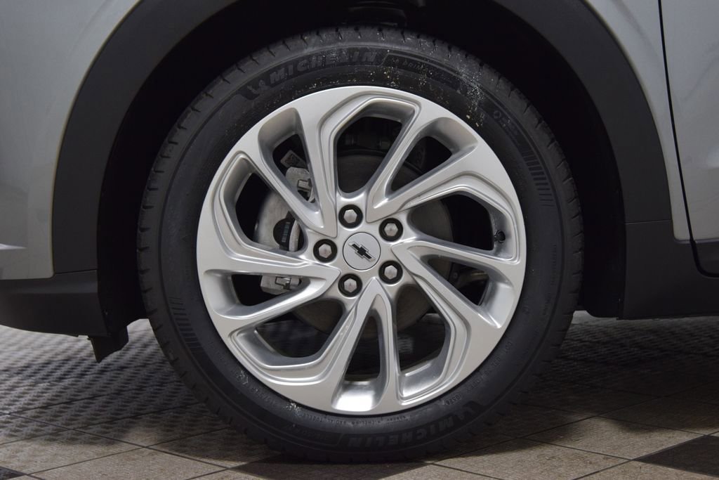 New 2027 Chevrolet Bolt LT w/ Comfort Package image 24