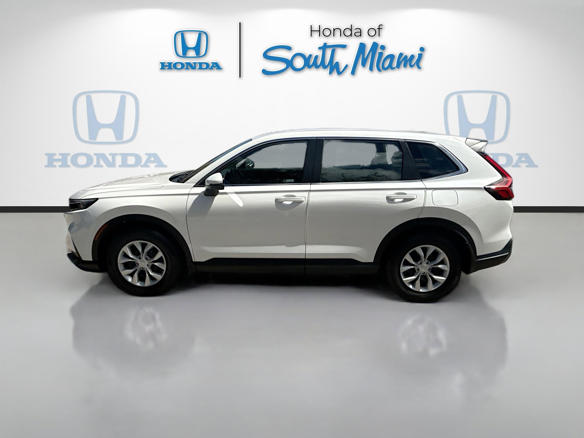 Used 2023 Honda CR-V LX image 4