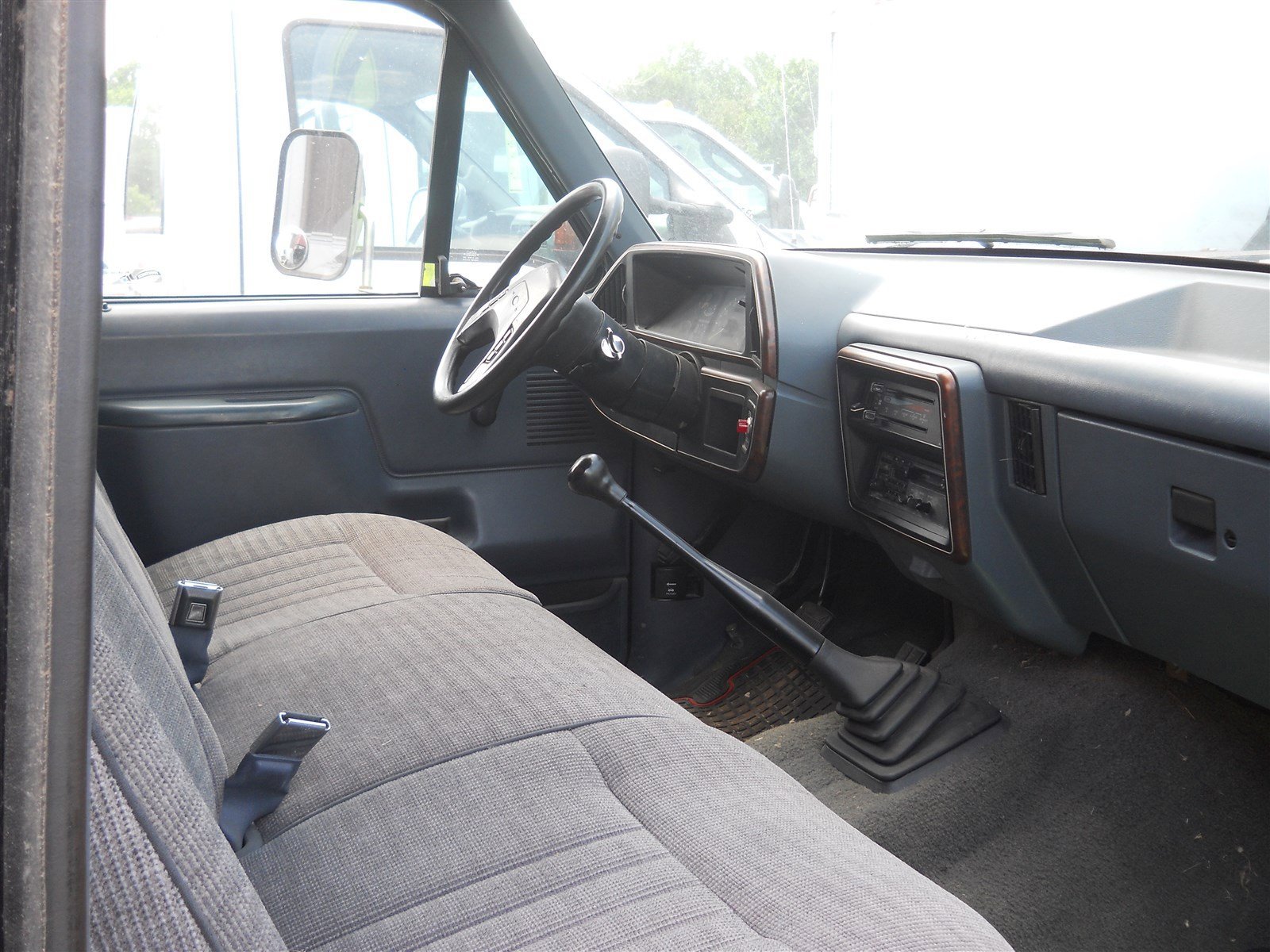 Used 1990 Ford F450 2WD Regular Cab Super Duty image 7