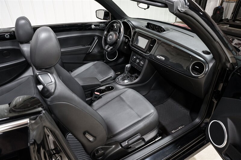 Used 2013 Volkswagen Beetle 2.0T FWD image 20