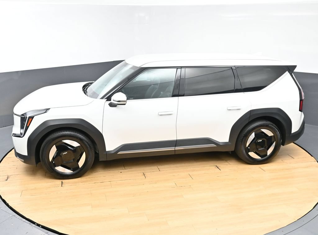 Used 2024 Kia EV9 Light RWD image 50
