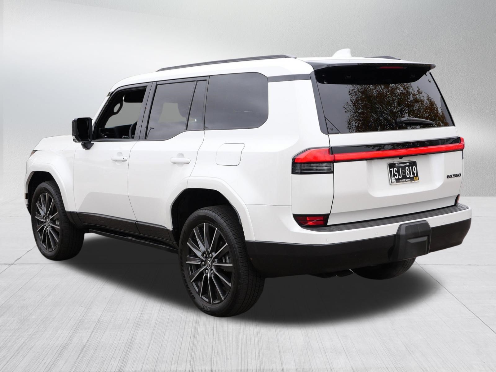 Used 2025 Lexus GX 550 w/ Accessory Package (2T) AWD/4WD image 5