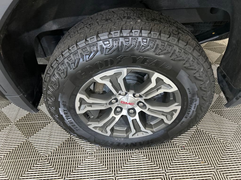 Used 2025 GMC Sierra 1500 SLT image 11