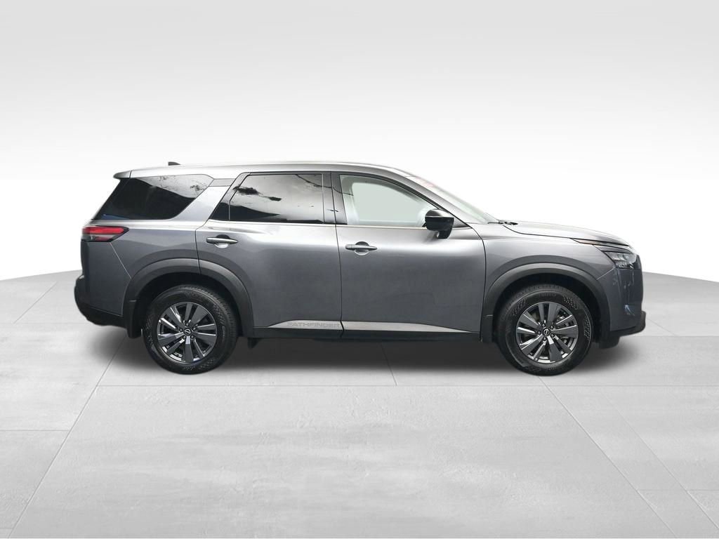 Used 2024 Nissan Pathfinder S AWD/4WD image 6