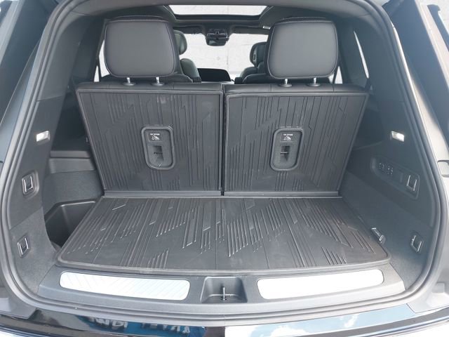 Used 2026 Cadillac Vistiq Luxury image 13