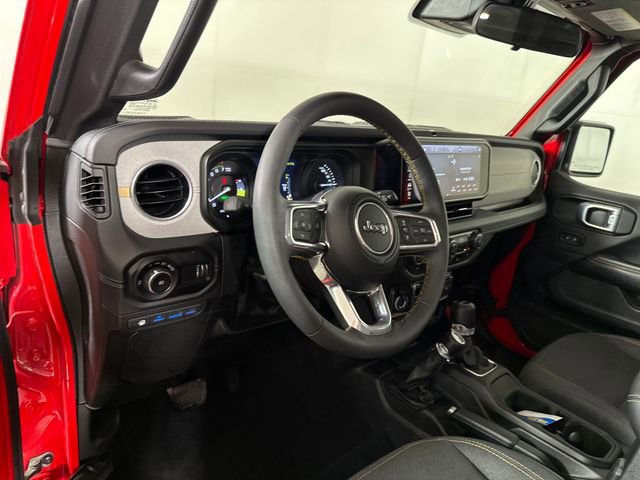 Used 2024 Jeep Wrangler Unlimited Sahara image 13