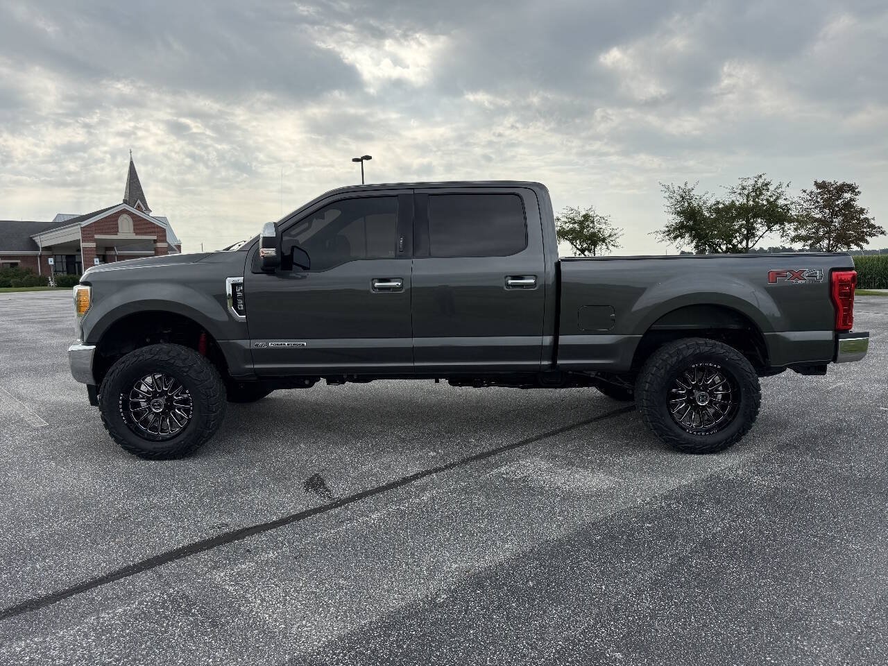 Used 2017 Ford F250 XLT w/ XLT Premium Package AWD/4WD image 11