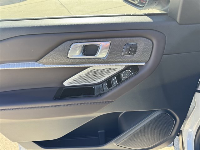 New 2026 Ford Explorer Platinum image 8