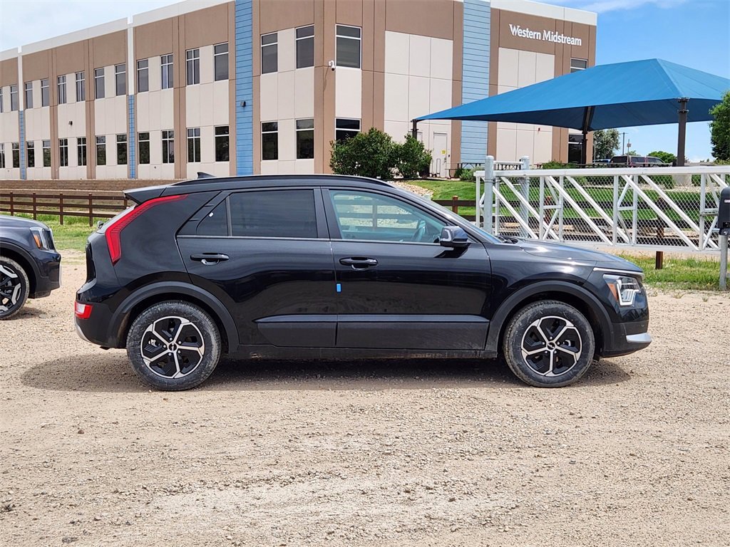 New 2025 Kia Niro EX image 2