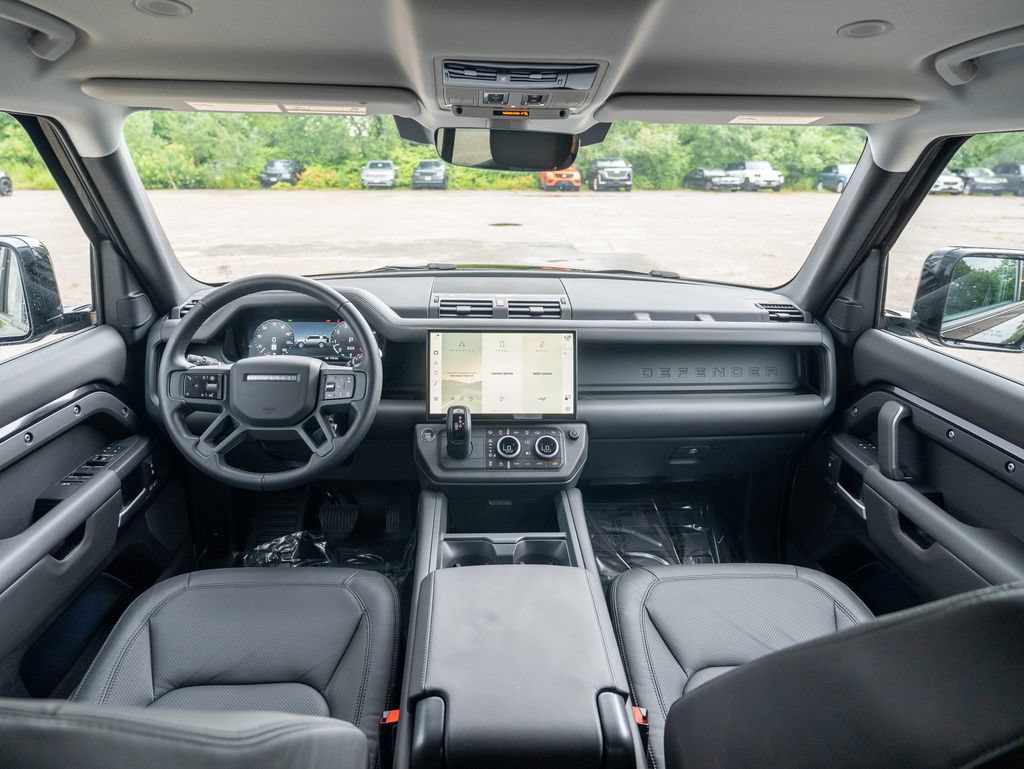 Used 2026 Land Rover Defender 110 X-Dynamic SE AWD/4WD image 18