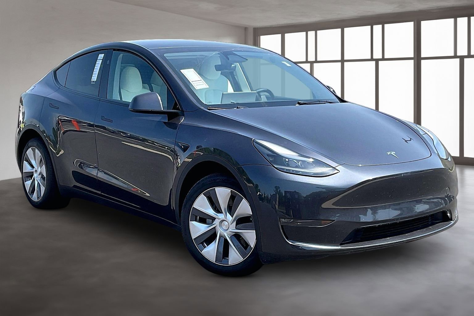 Used 2024 Tesla Model Y Long Range AWD/4WD image 1