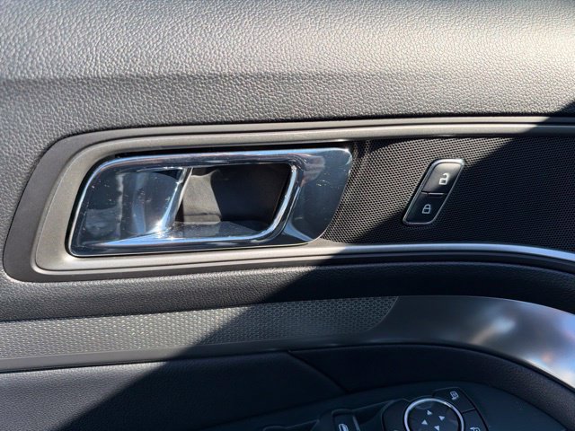 Used 2019 Ford Explorer XLT w/ Equipment Group 201A AWD/4WD image 27