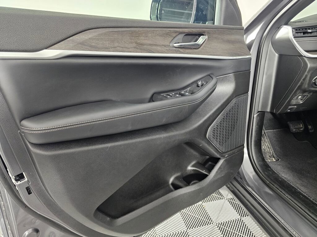 New 2026 Jeep Grand Cherokee Altitude image 20