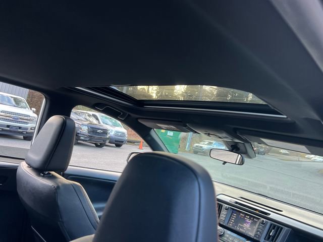 Used 2016 Toyota RAV4 SE image 29