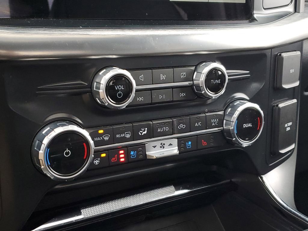 Used 2022 Ford F150 Lariat w/ Equipment Group 502A High image 32