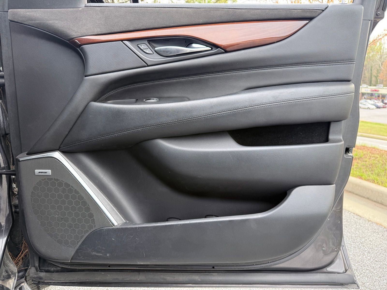 Used 2018 Cadillac Escalade Luxury image 45