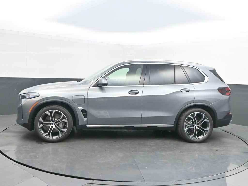 New 2026 BMW X5 xDrive50e AWD/4WD image 2
