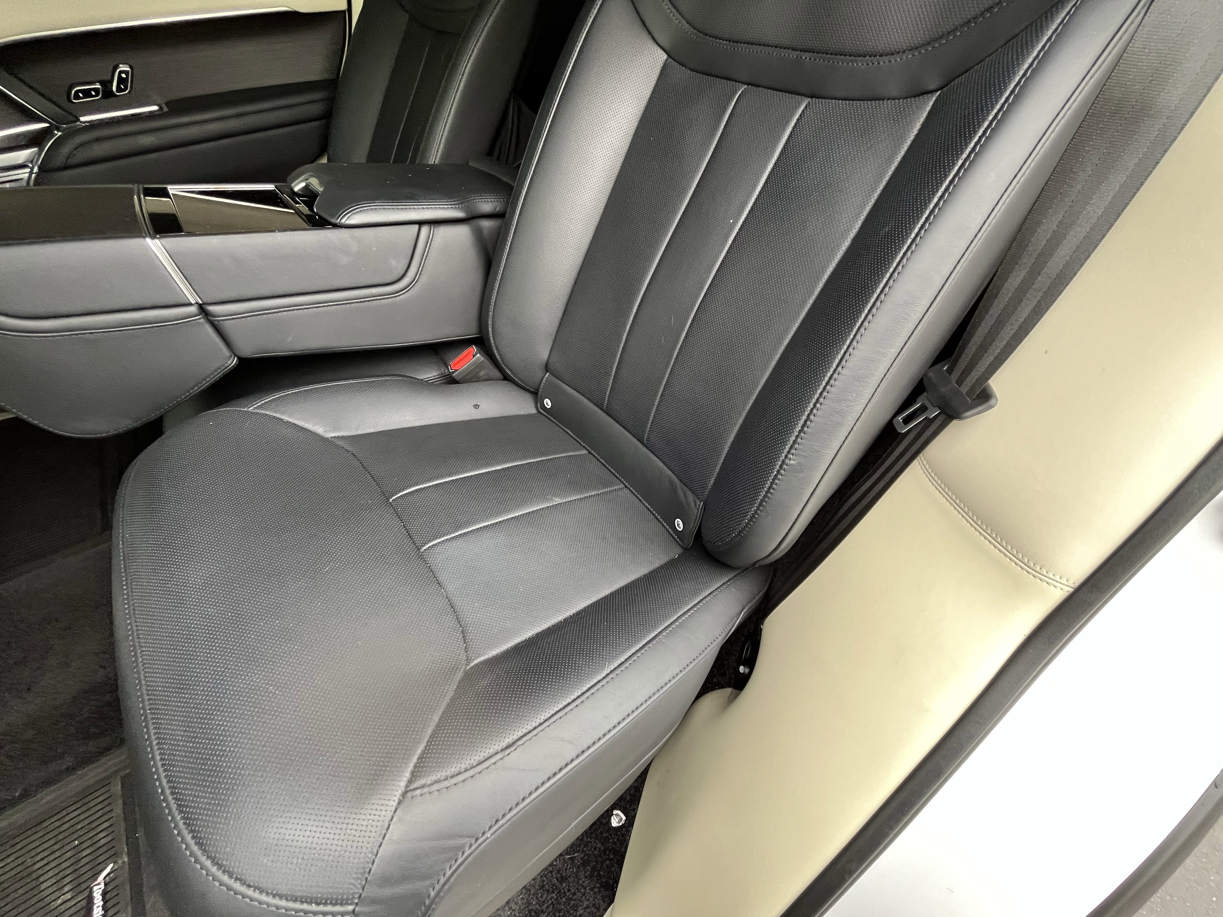 Certified 2024 Land Rover Range Rover Long Wheelbase Autobiography image 27