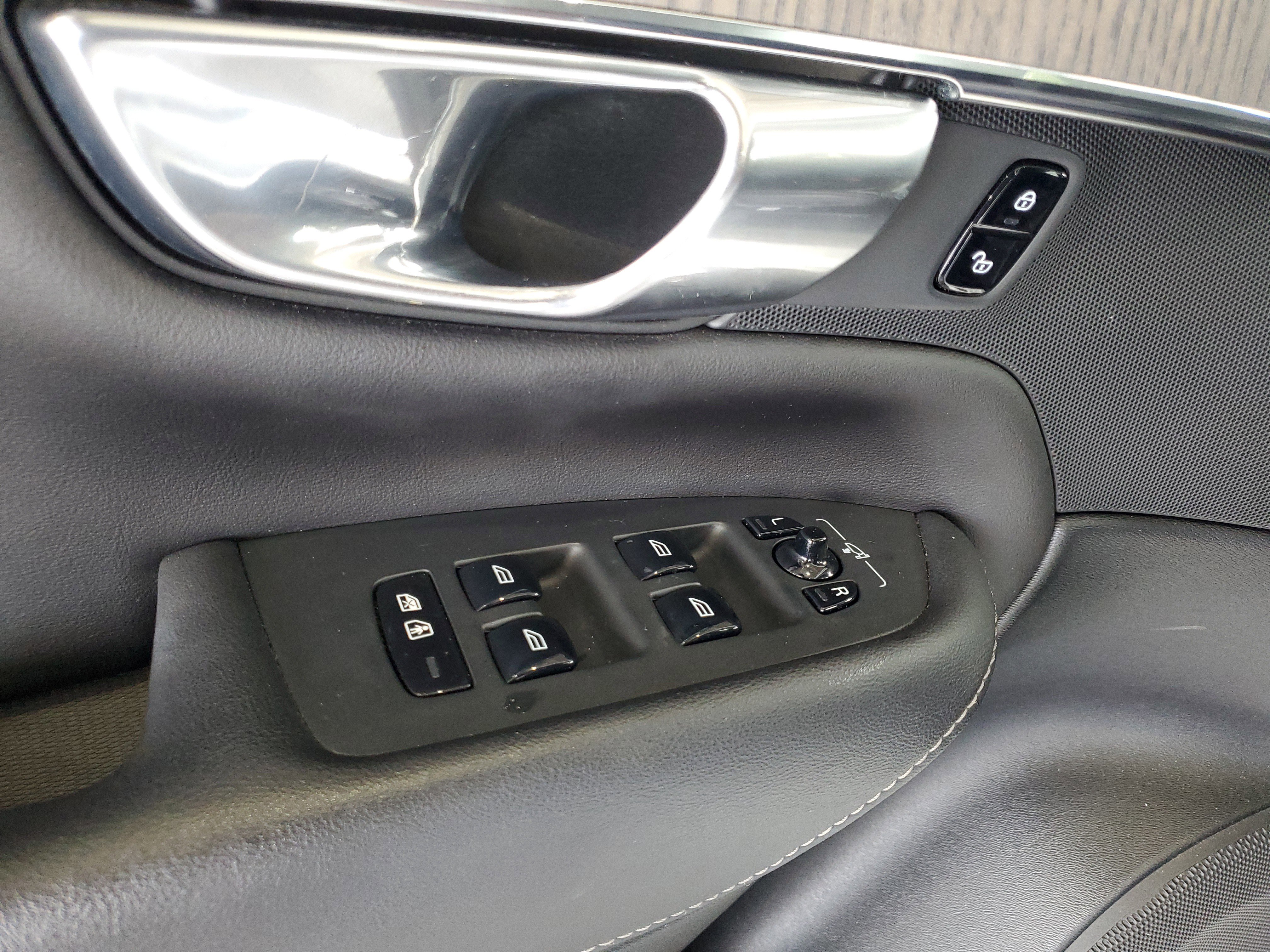 Used 2021 Volvo XC90 T6 Inscription w/ Protection Package AWD/4WD image 15