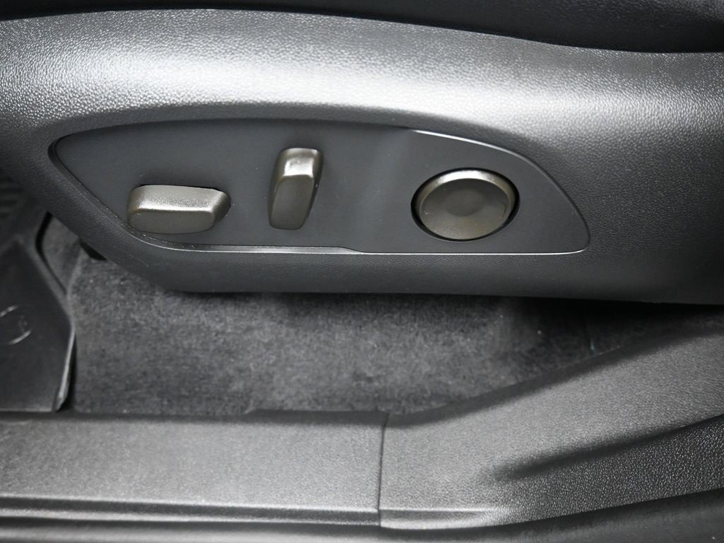 Used 2025 Chevrolet Traverse Z71 w/ Driver Confidence Package image 8