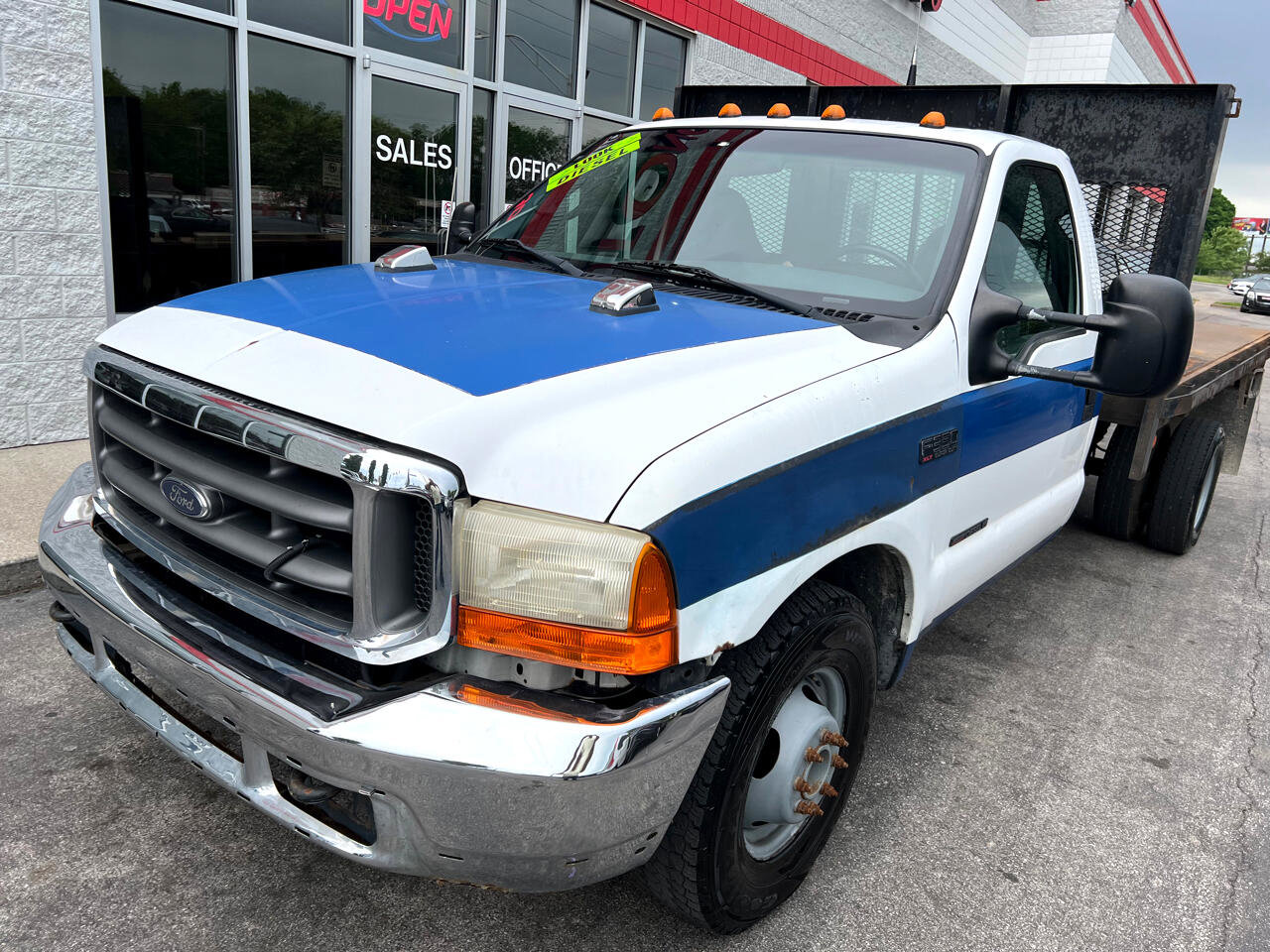 Used 2000 Ford F350 Lariat image 2