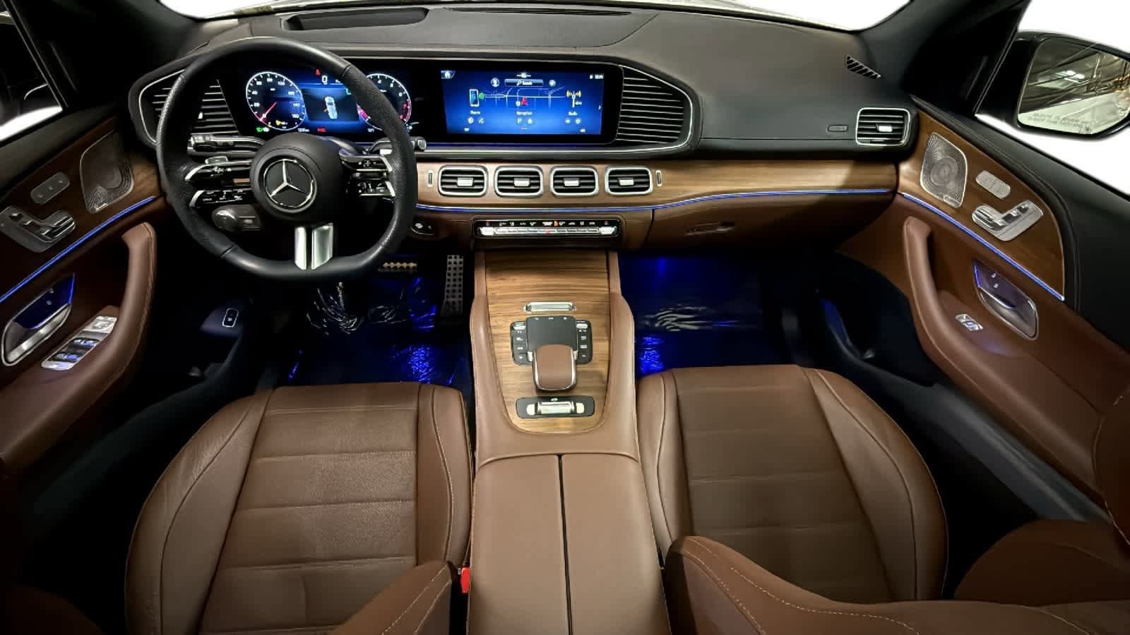 Used 2024 Mercedes-Benz GLS 580 4MATIC image 5