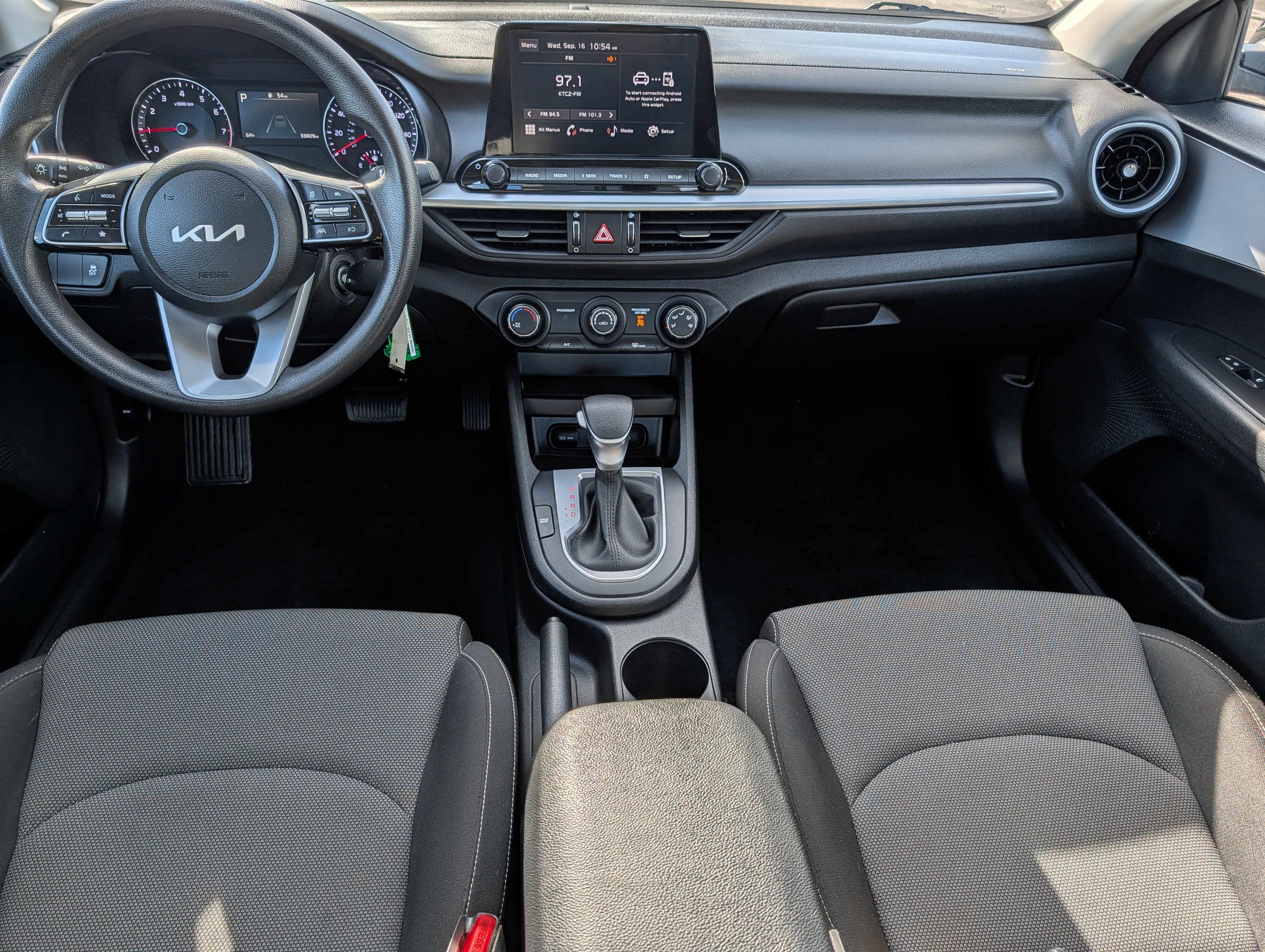 Certified 2024 Kia Forte LXS w/ LXS Technology Package FWD image 10