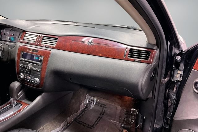 Used 2007 Chevrolet Impala LTZ FWD image 24