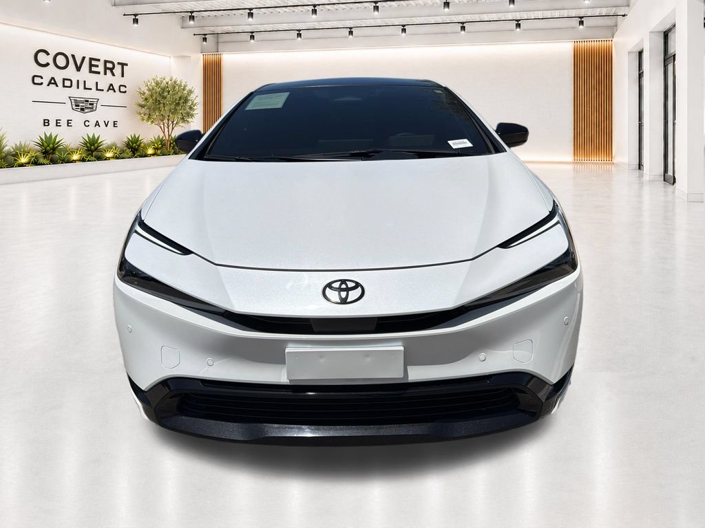 Used 2025 Toyota Prius FWD image 3