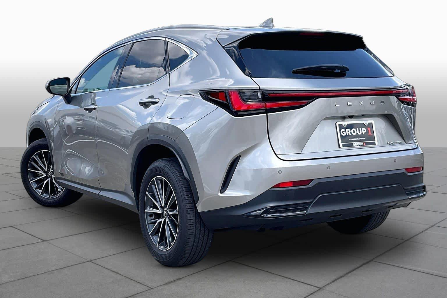 Used 2025 Lexus NX 250 FWD w/ Towing Package (2000 Lbs) image 10