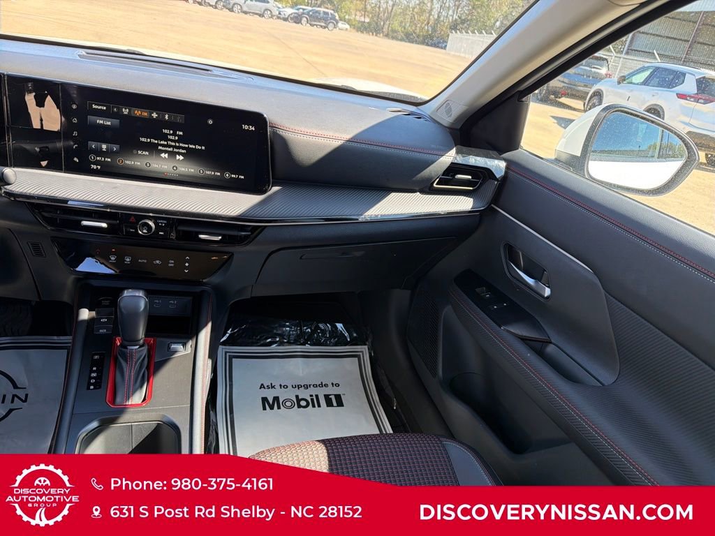 Certified 2025 Nissan Kicks SR image 32