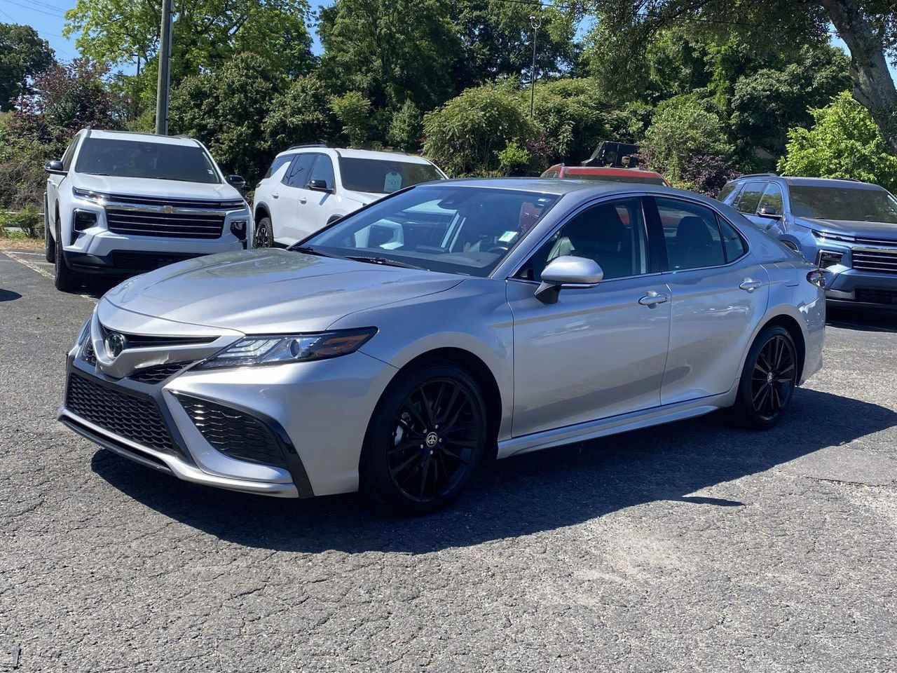 Used 2023 Toyota Camry XSE FWD image 3