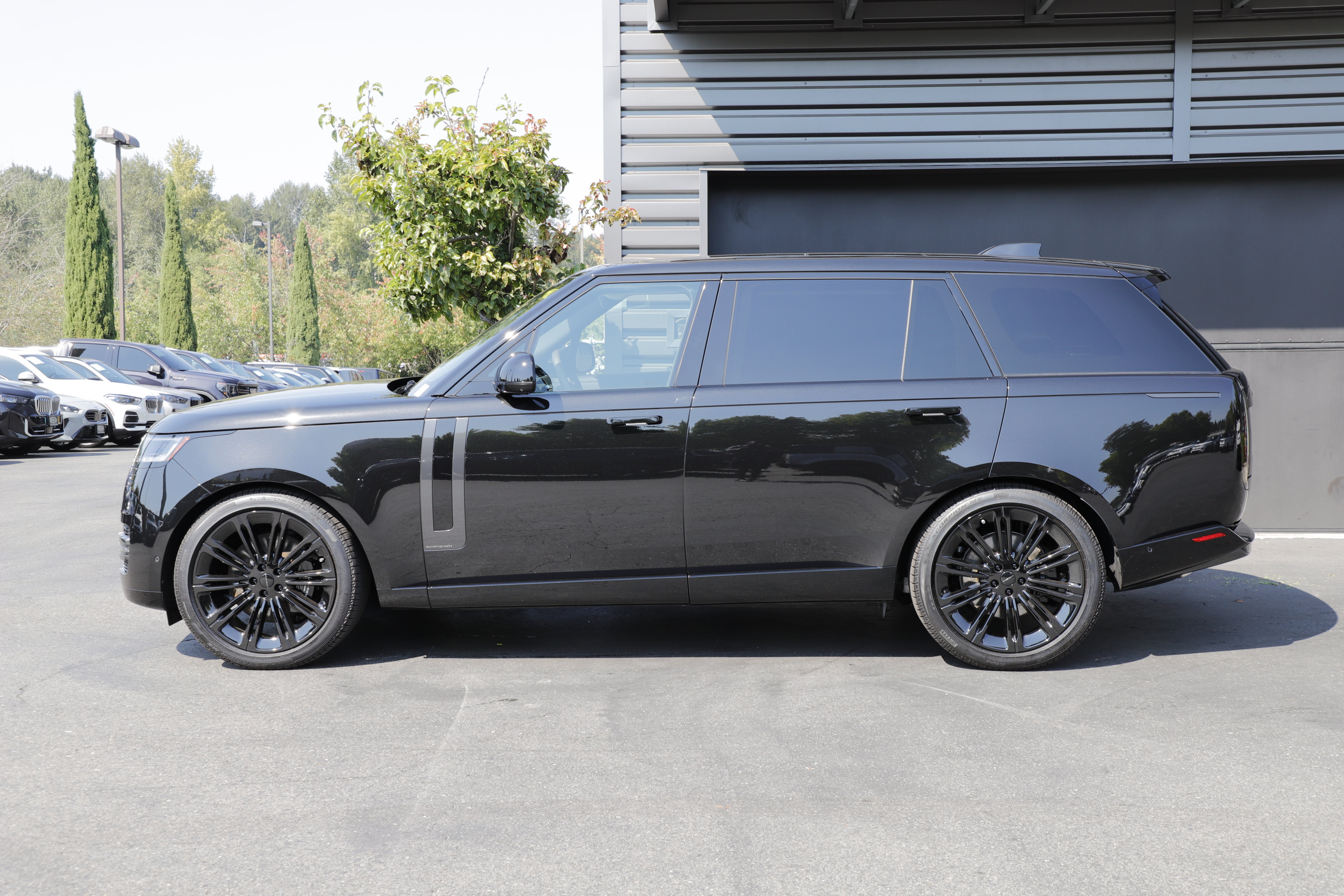 New 2026 Land Rover Range Rover Long Wheelbase Autobiography AWD/4WD image 5