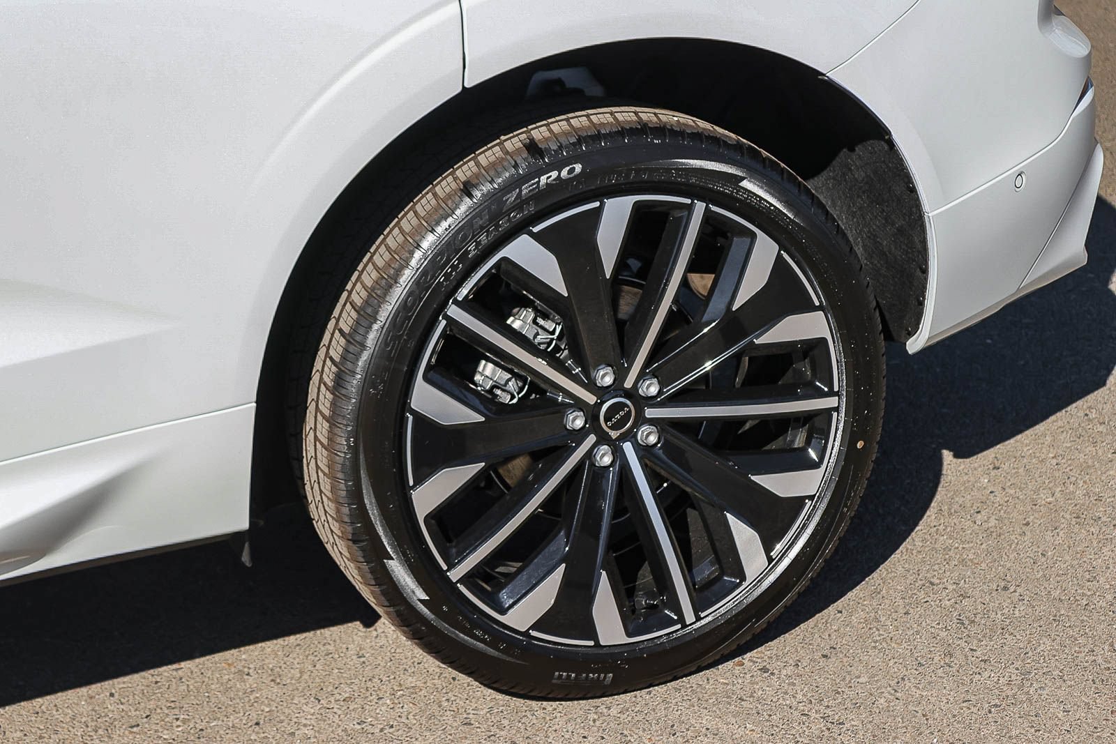 New 2026 Volvo XC60 B5 Ultra AWD/4WD image 10